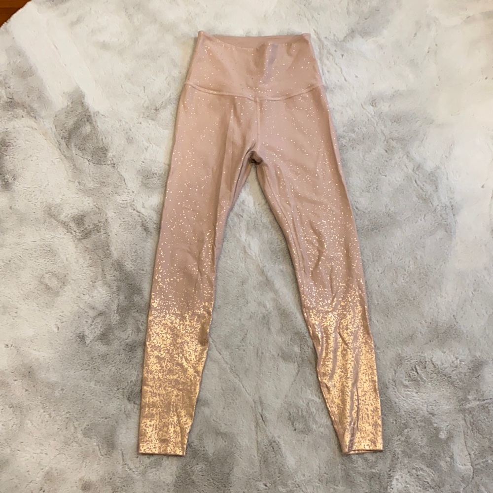 Beyond yoga Rose colored ombré Medium women’s workout leggings retired design